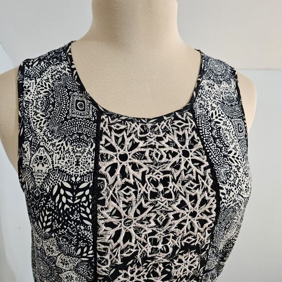Knox Rose Top Floral Embroidered Sheer Hem Boho Cottagecore Sleeveless Blouse - Picture 6 of 14